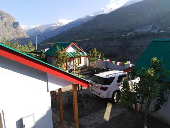 Flying Monk Huts & Restaurant Bed and Breakfast Kyelang Εξωτερικό φωτογραφία