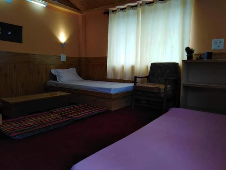 Flying Monk Huts & Restaurant Bed and Breakfast Kyelang Εξωτερικό φωτογραφία